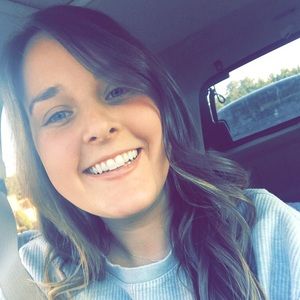 Meet your Posher, Caroline